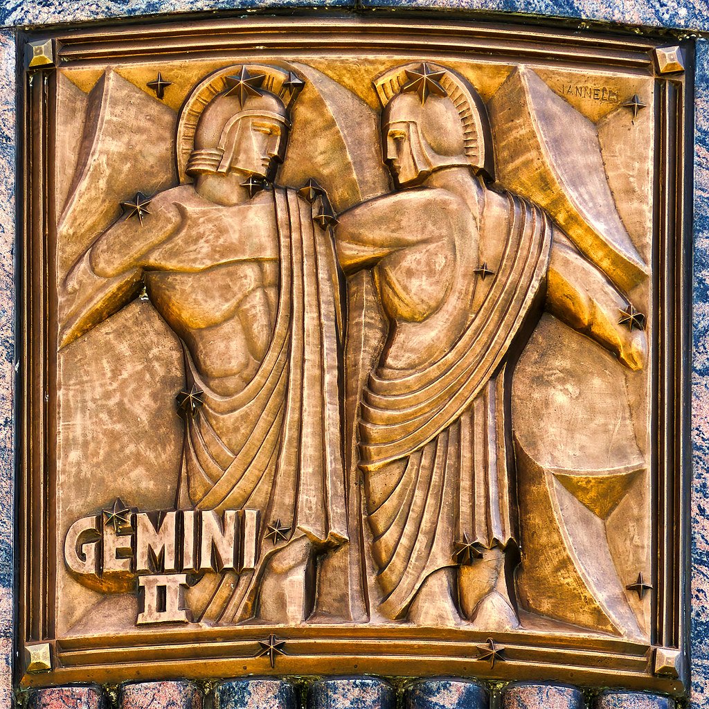 Understanding ⁤the​ Dual Nature of a Gemini Partner