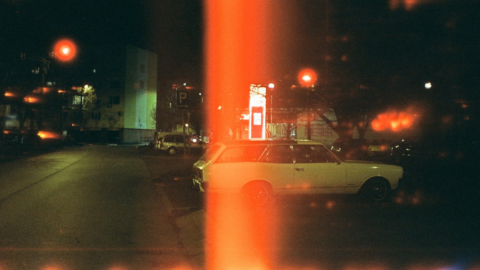 Setting the Mood: How to Create an Atmosphere of Suspense for Movie Night